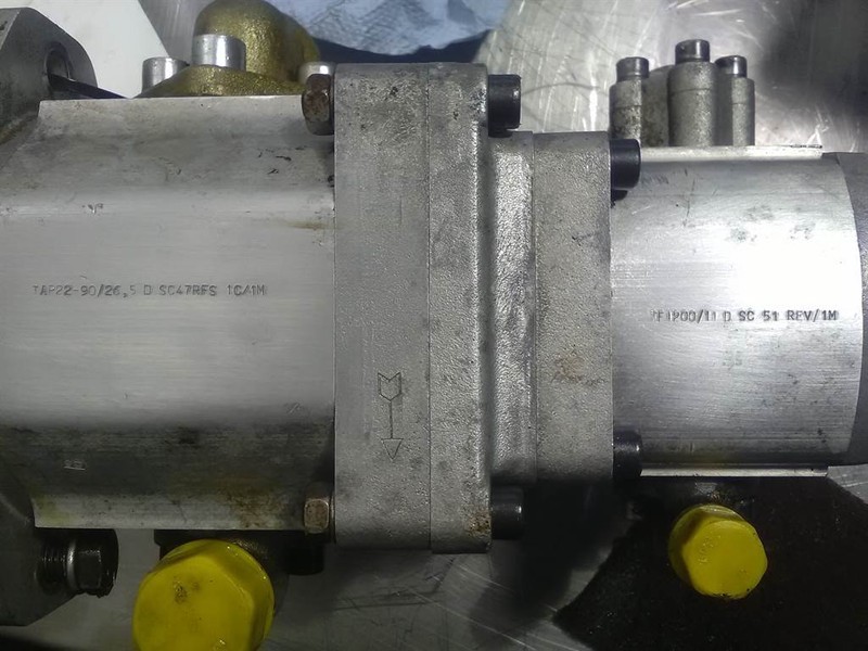 Hydraulics Sauer Sundstrand TAP22-90/26,5D - Gearpump: picture 3