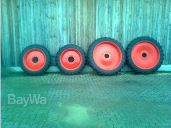 Kleber 270/95 R38 // 300/95 R52 - Tire