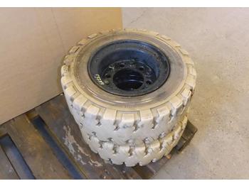 Tires Däck truck Continental Toyota