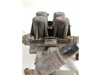 Brake valve for Truck Volvo Air pressure control valve 9347147400: picture 4
