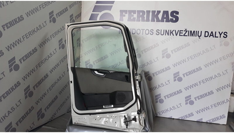 Door and parts for Truck Volvo EURO 6 complete left side doors: picture 3