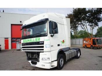 Tractor unit DAF XF105-460 Spacecab Automatic Euro-5 2013: picture 1