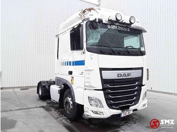 Tractor unit DAF XF 460 accident