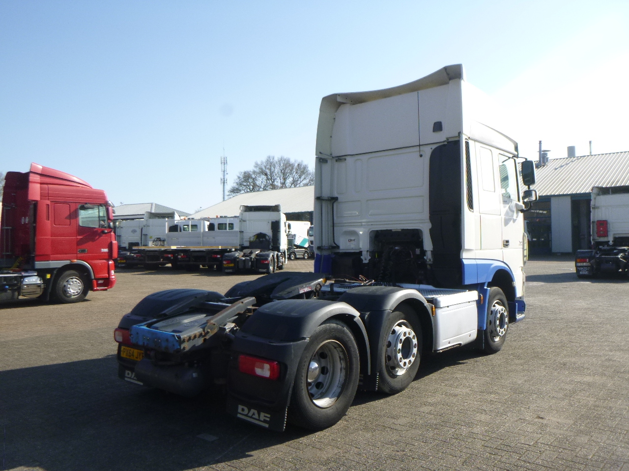Tractor unit D.A.F. XF 460 6x2 RHD Euro 6: picture 4