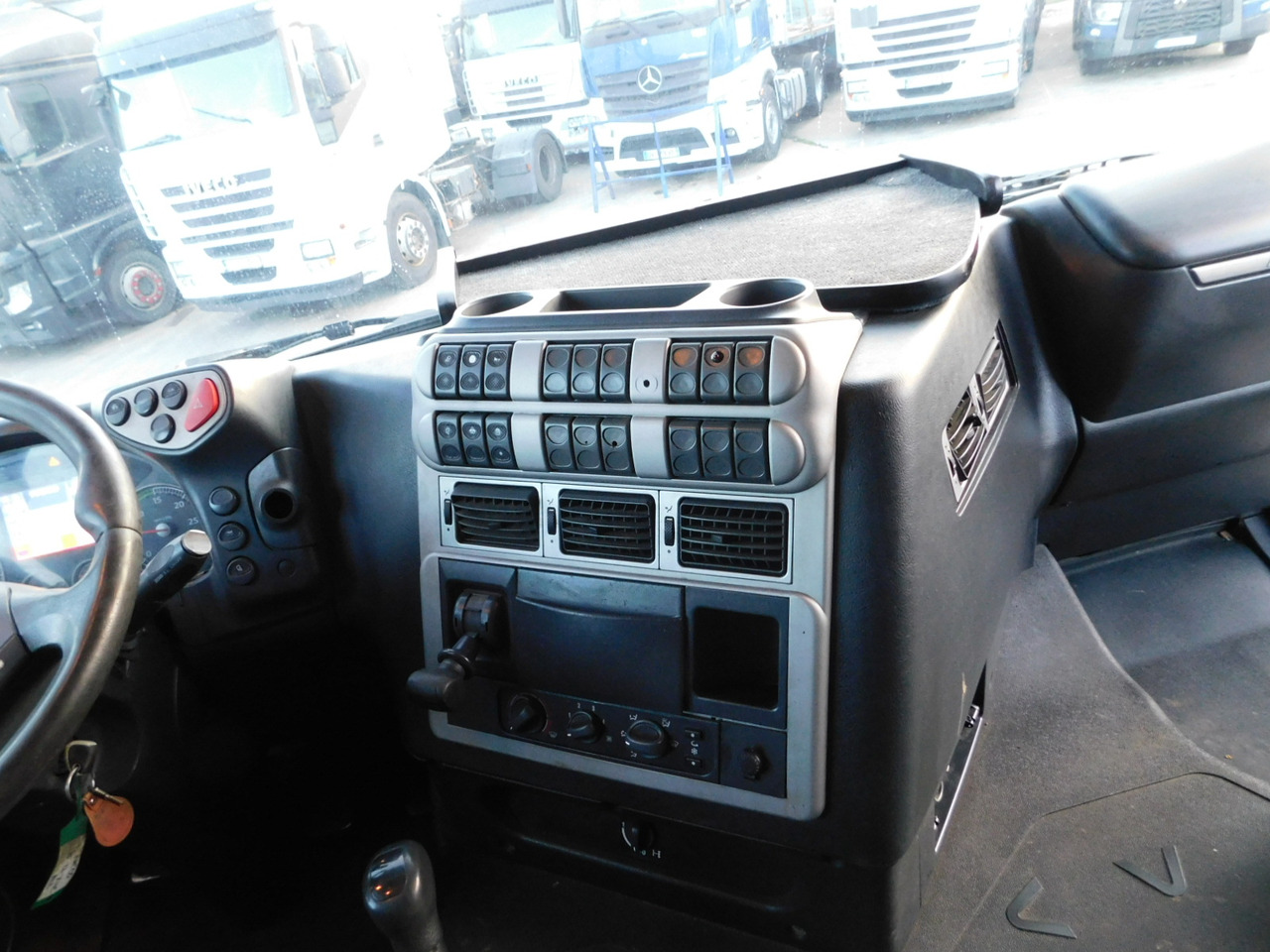 Tractor unit Iveco As440s45t: picture 7