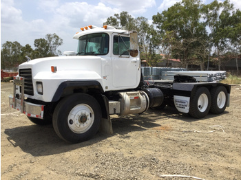Mack RD688S - Tractor unit