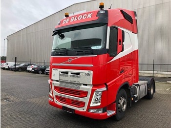 Tractor unit VOLVO FH460