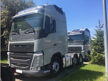 Tractor unit VOLVO GLOBETROTTER XL 6X2 60TON