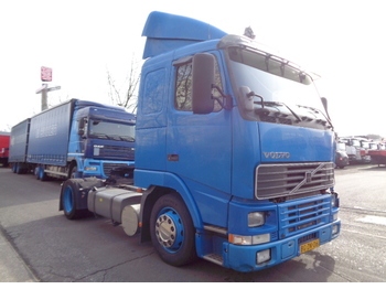 Tractor unit Volvo FH12: picture 1