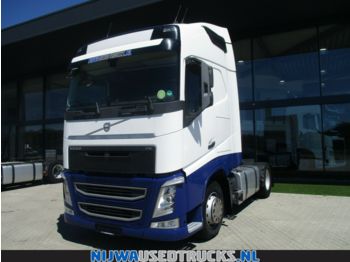 Tractor unit Volvo FH 420 I-Parkcool: picture 1