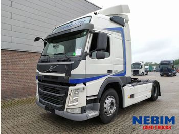 Tractor unit Volvo FM 330 Euro 6 - GLOBETROTTER: picture 1