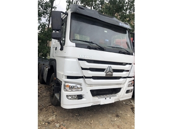Tractor unit for transportation of bulk materials sinotruk howo truck: picture 1