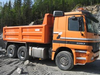 MERCEDES 3353 6x4 - Cab chassis truck