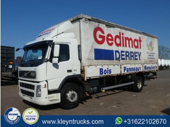 Curtainsider truck Volvo FM 300