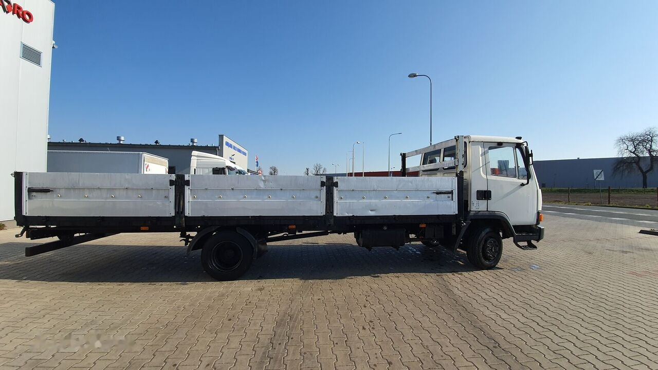 Dropside/ Flatbed truck DAF AE 10.150, Manual pump: picture 8