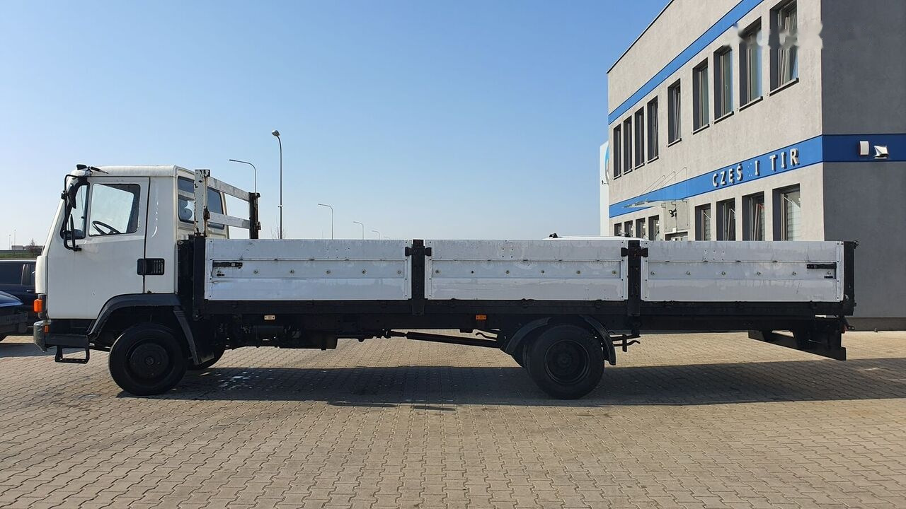 Dropside/ Flatbed truck DAF AE 10.150, Manual pump: picture 9