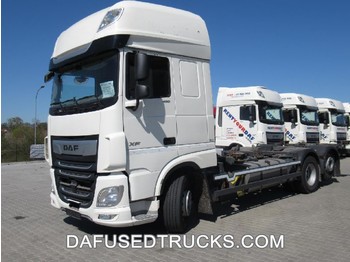 Container transporter/ Swap body truck DAF FAR XF450: picture 1