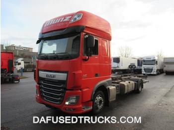 Container transporter/ Swap body truck DAF FA XF460: picture 1