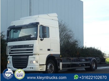 Container transporter/ Swap body truck DAF XF 105.460 spacecab euro 5 ate: picture 1