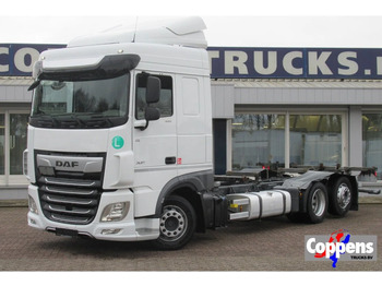 Container transporter/ Swap body truck DAF XF 450