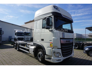Container transporter/ Swap body truck DAF XF 450