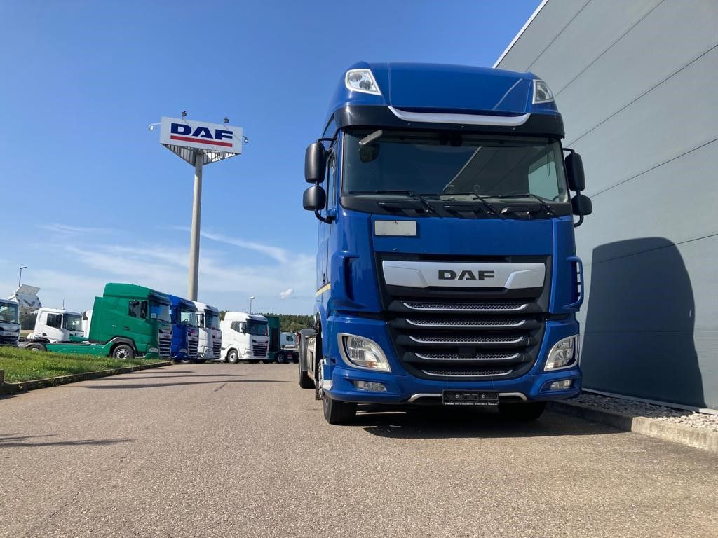 Container transporter/ Swap body truck DAF XF 480 FAR 6X2 SpurH LED: picture 4