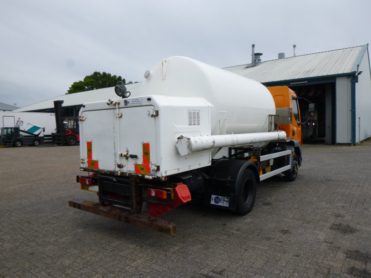 Tanker truck for transportation of gas D.A.F. LF 55.180 4x2 RHD ARGON gas truck 5.9 m3: picture 4