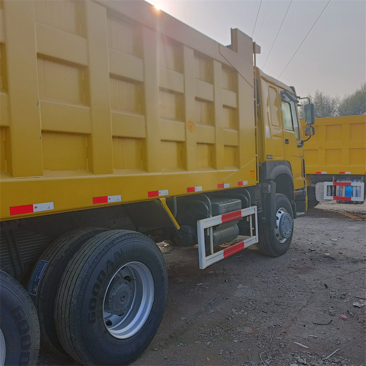 Tipper HOWO HOWO 6x4 375 -Yellow: picture 9