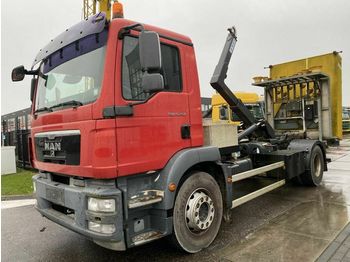 Hook lift truck MAN TGM 15.250 4X2 + CEFA HOOKLIFT + STUER BOTSABSOR