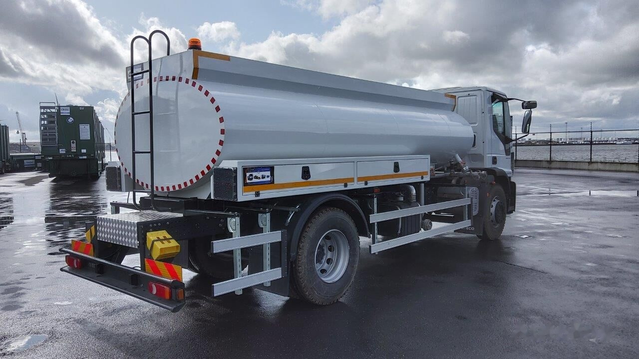 New Tanker truck IVECO Eurocargo ML180E28 water tank: picture 5