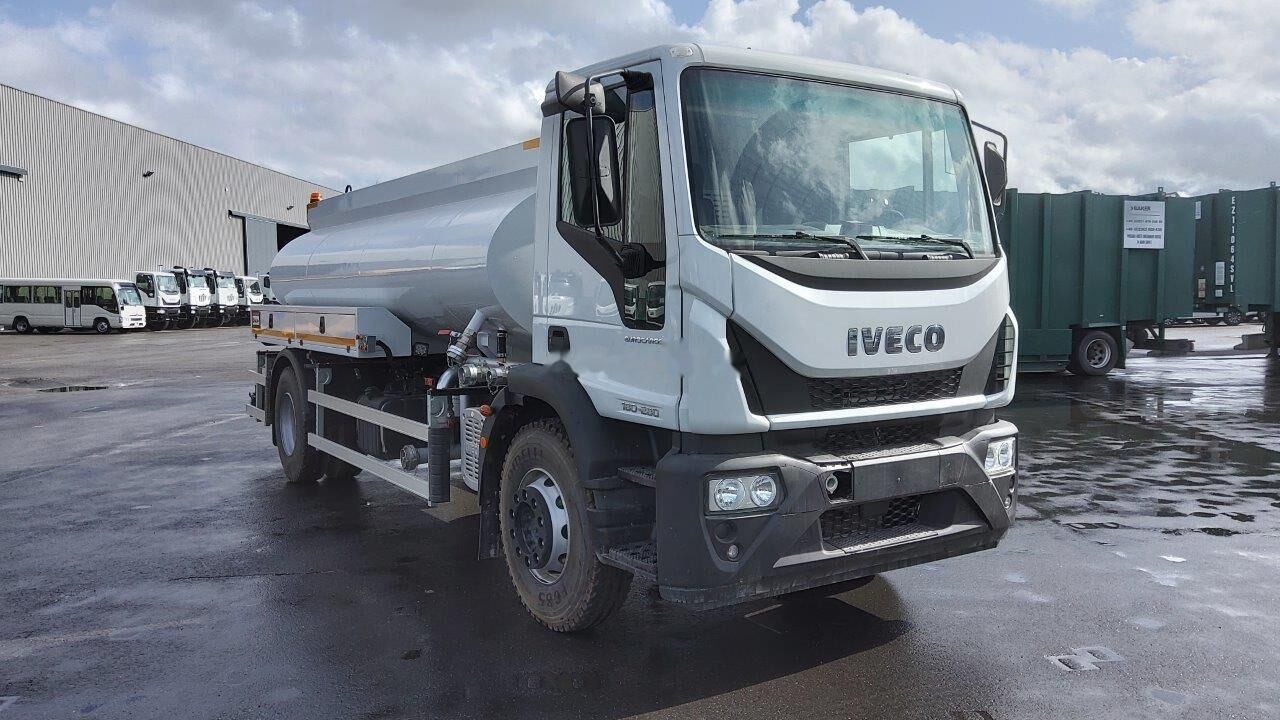 New Tanker truck IVECO Eurocargo ML180E28 water tank: picture 7