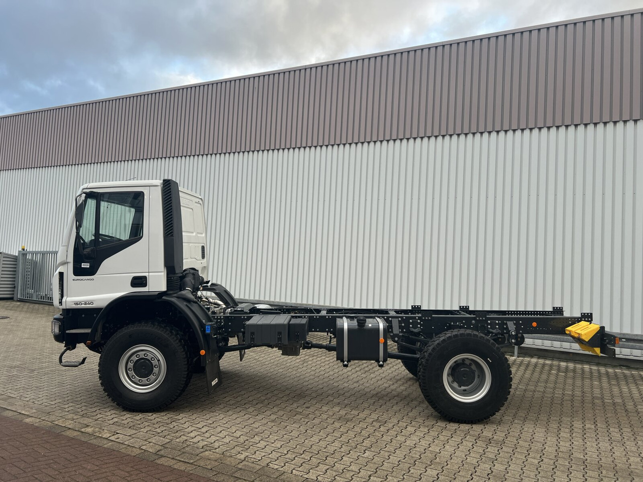 New Cab chassis truck Iveco EuroCargo ML150E24 WS 4x4 EuroCargo ML150E24 WS 4x4, Euro3, mehrfach Vorhanden!: picture 13