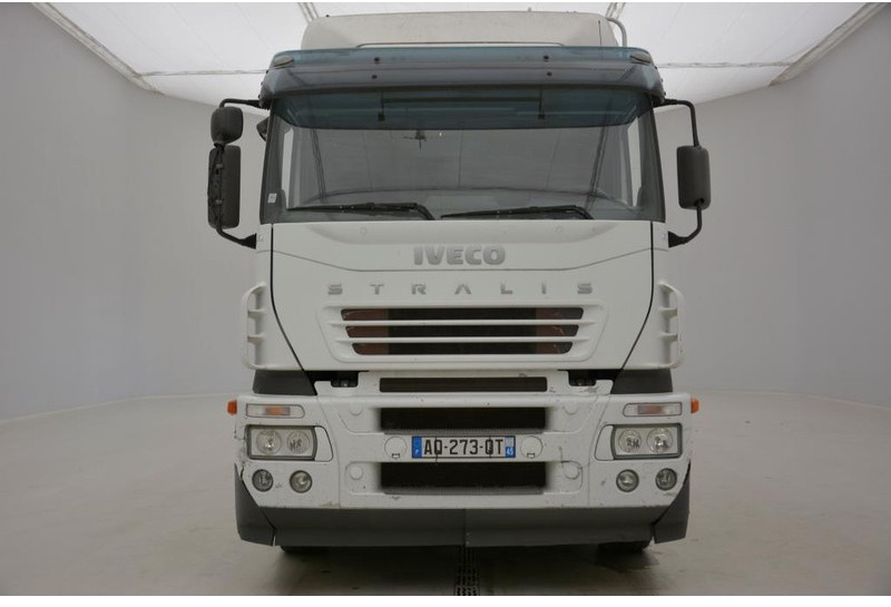 Tanker truck Iveco Stralis 350 - 6x2 grain silo: picture 3