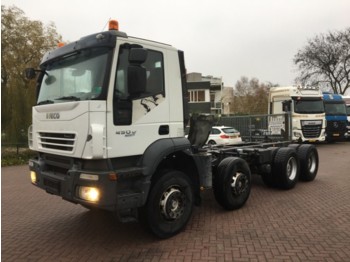 Cab chassis truck Iveco Trakker 450 manual EURO5: picture 1