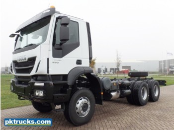 New Cab chassis truck Iveco Trakker AD380T38WH (4 Units): picture 1