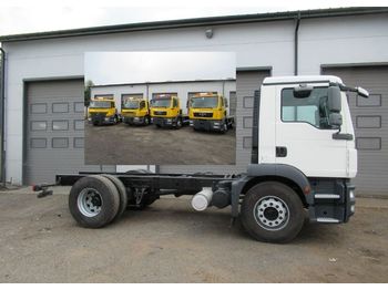 Cab chassis truck MAN 18 330: picture 1