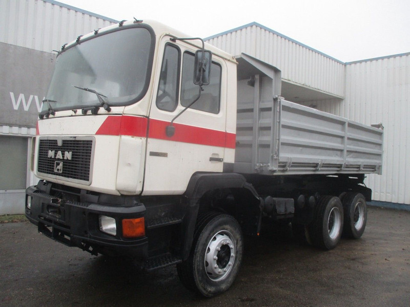 Tipper MAN 26 322 ZF Manual , 6x4 , 3 way tipper , Spring suspension: picture 8
