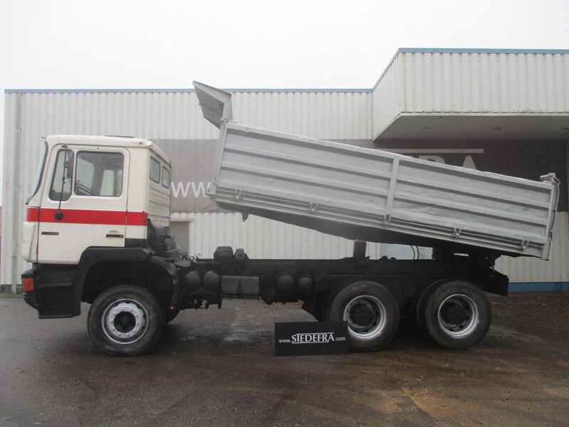 Tipper MAN 26 322 ZF Manual , 6x4 , 3 way tipper , Spring suspension: picture 2