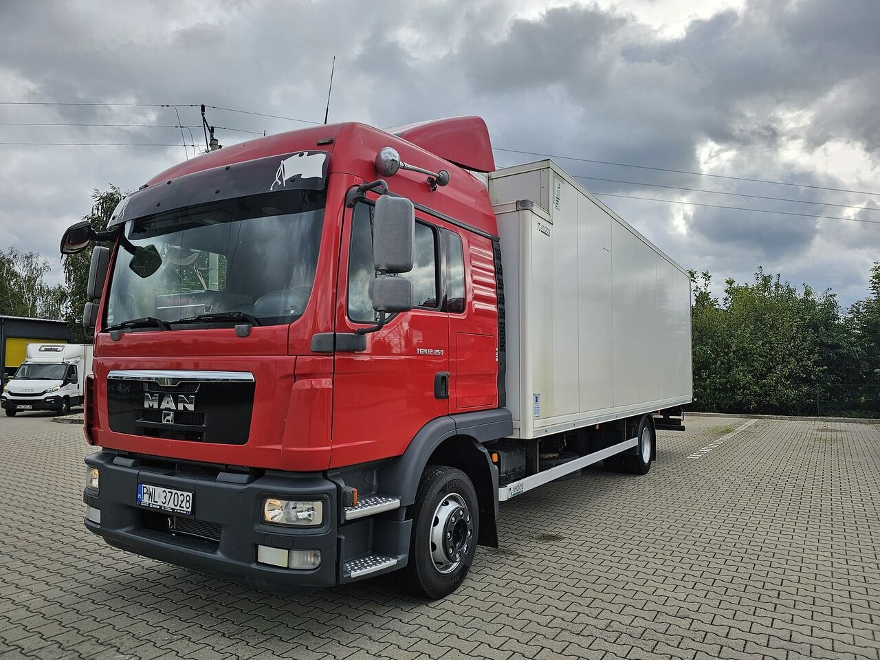 Refrigerated truck MAN TGM 12.250: picture 3