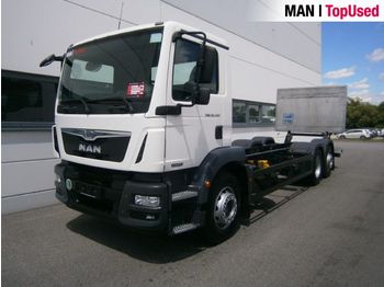 Cab chassis truck MAN TGM 26.340 6X2-4 BL: picture 1