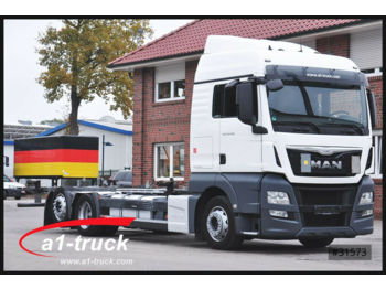 Container transporter/ Swap body truck MAN TGX 26.440 LL, Multiwechsler, 7,82, Hub 930 - 13: picture 1