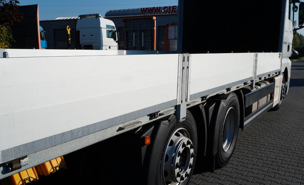 Dropside/ Flatbed truck MAN TGX 26.510 E6 6×2 / 2 cars: 18 and 20 pallets: picture 4
