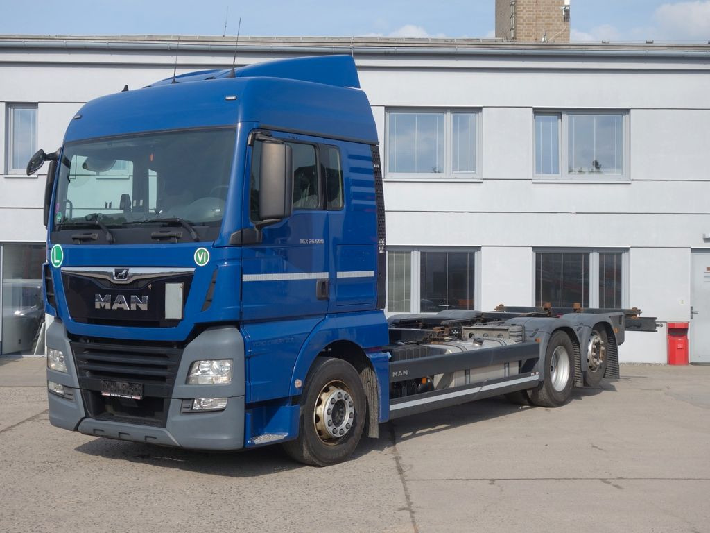 Container transporter/ Swap body truck MAN TGX 500 6x2 + Krone: picture 4