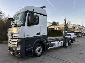 Container transporter/ Swap body truck MERCEDES-BENZ Actros 2542