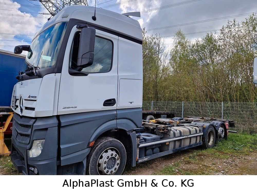 Container transporter/ Swap body truck Mercedes-Benz 2543 BDF 6x2 (2545): picture 2