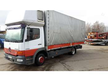 Curtain side truck Mercedes-Benz 823: picture 1