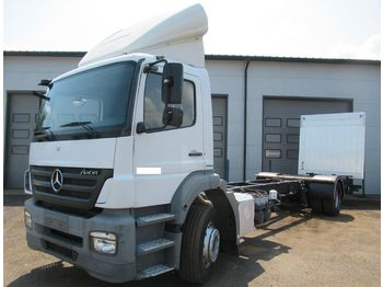 Cab chassis truck Mercedes-Benz AXOR 1833: picture 1