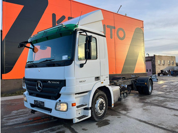 Cab chassis truck MERCEDES-BENZ Actros 1832