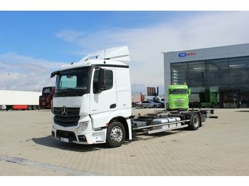 Container transporter/ Swap body truck Mercedes-Benz Actros 1836 L NR, EURO 6, BDF: picture 1