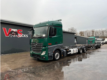 Container transporter/ Swap body truck MERCEDES-BENZ Actros 2536